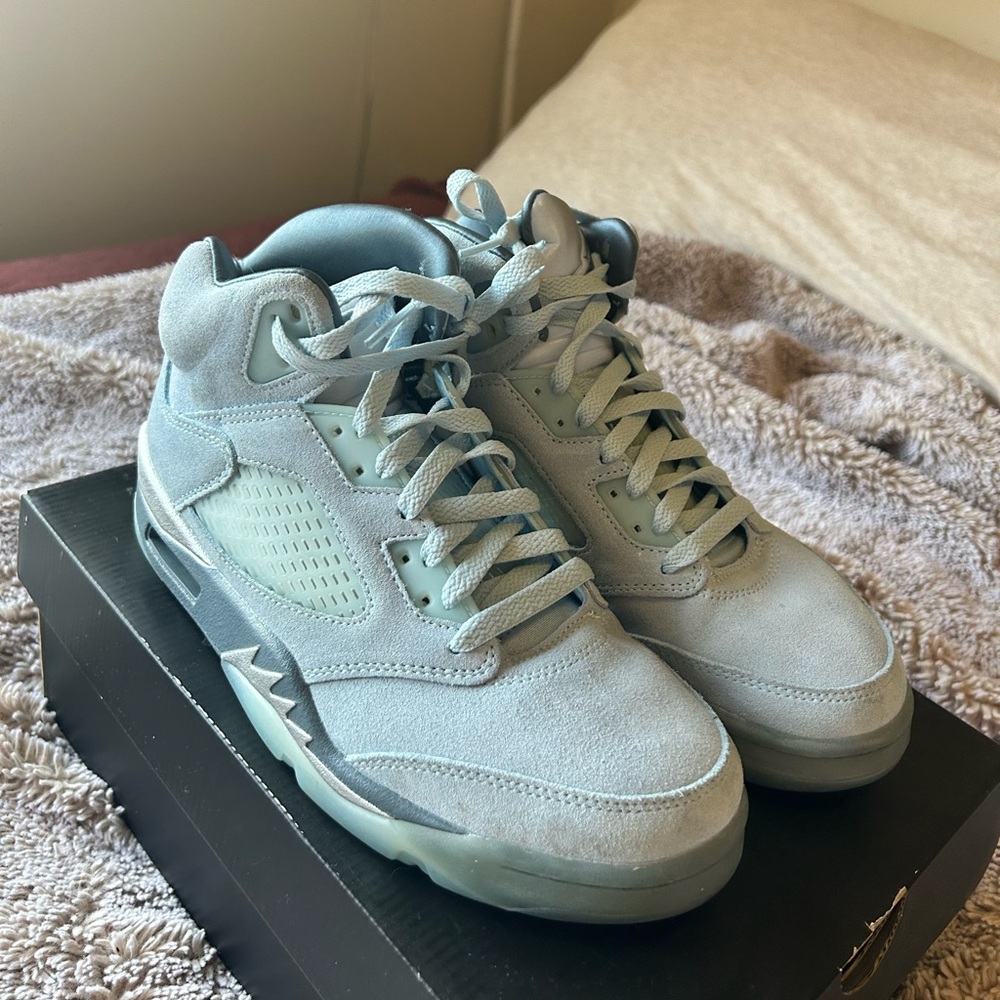Air Jordan women’s Jordan 5 retro bluebird